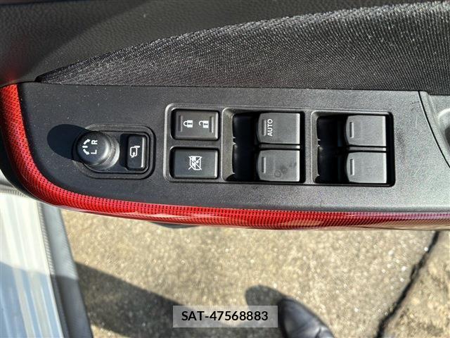 Suzuki SWIFT 2020-06 8728324-17