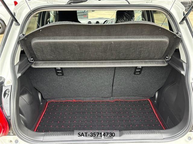 Suzuki SWIFT 2019-05 8728331-6