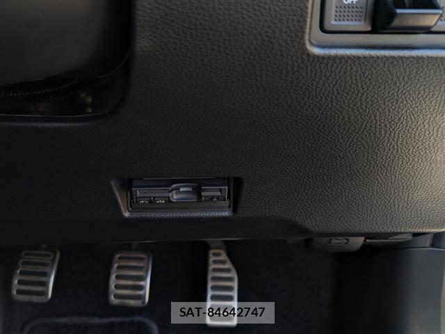 Suzuki SWIFT 2014-10 8731047-18