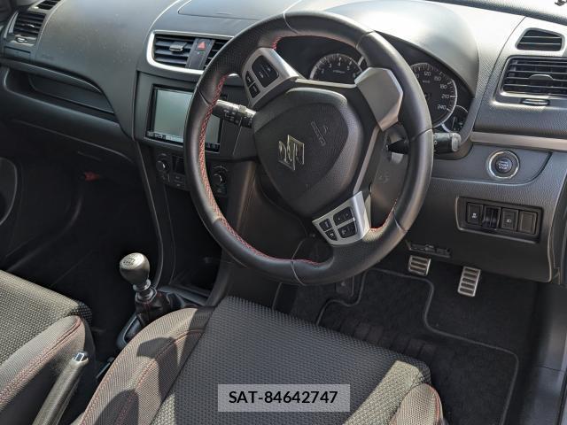 Suzuki SWIFT 2014-10 8731047-2