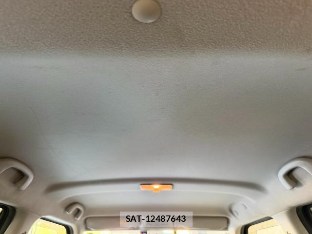 Suzuki SWIFT 2014-03 8726639-15