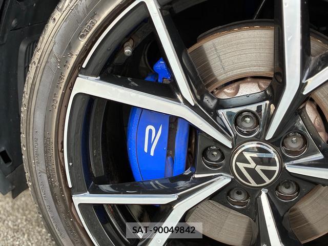 VolksWagen T-ROC 2023-10 8730945-12