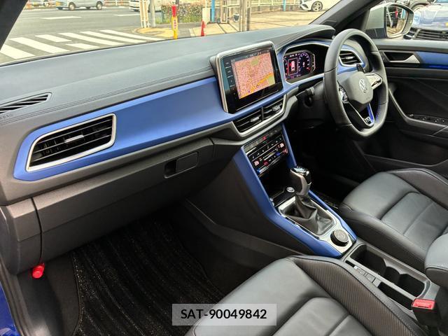 VolksWagen T-ROC 2023-10 8730945-15