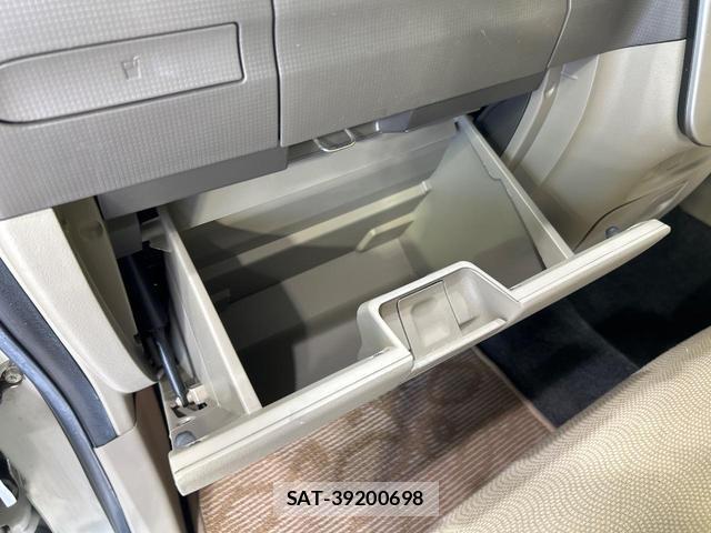 Daihatsu TANTO 2009-10 8726689-17