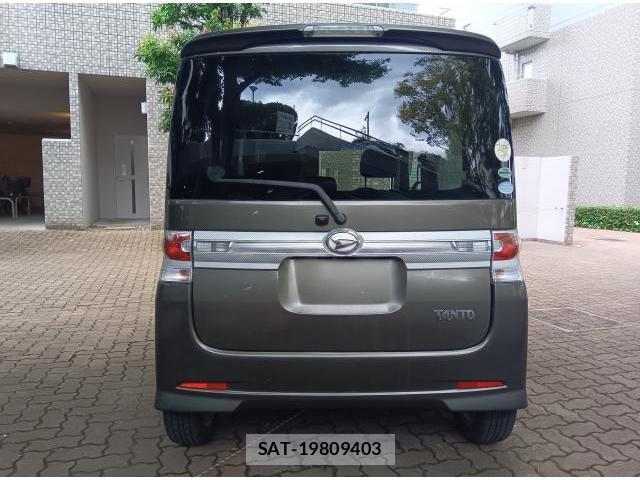 Daihatsu TANTO 2011-08 8726721-13