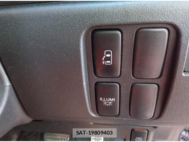 Daihatsu TANTO 2011-08 8726721-17