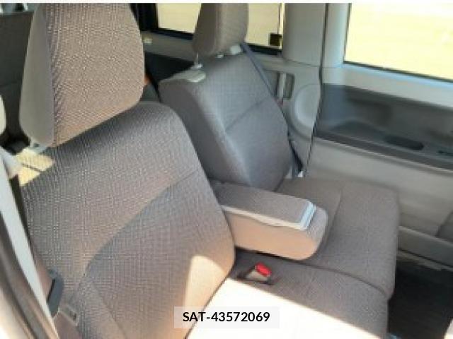 Daihatsu TANTO 2017-08 8727752-14