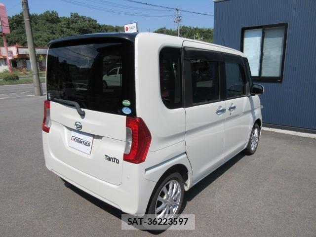 Daihatsu TANTO 2015-08 8729800-11