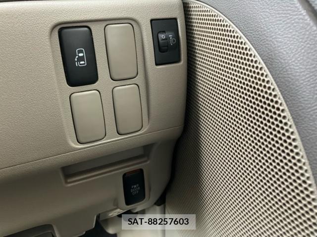 Daihatsu TANTO 2011-11 8730778-10