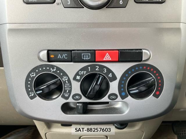 Daihatsu TANTO 2011-11 8730778-16