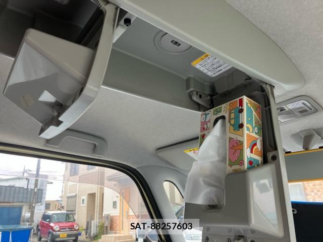 Daihatsu TANTO 2011-11 8730778-17