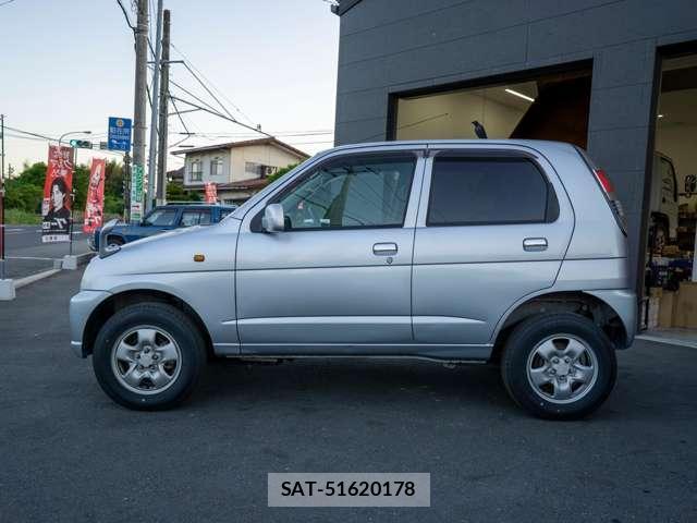 Daihatsu TERIOS KID 2011-01 8729495-4