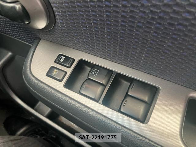 Nissan TIIDA 2007-11 8727502-18