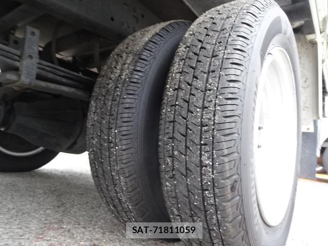 Toyota TOYOACE 2017-10 8726447-19