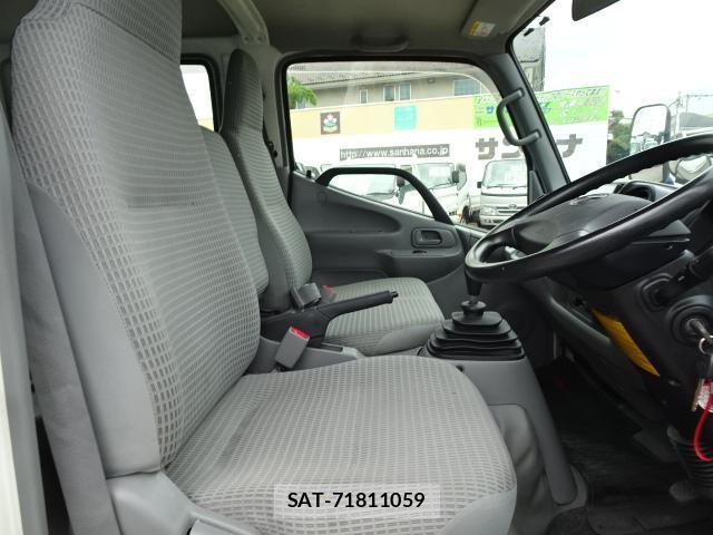 Toyota TOYOACE 2017-10 8726447-5