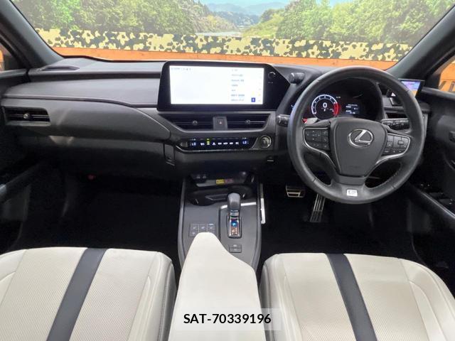 Lexus UX 2024-05 8730617-1