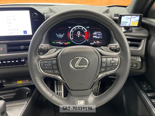Lexus UX 2024-05 8730617-10