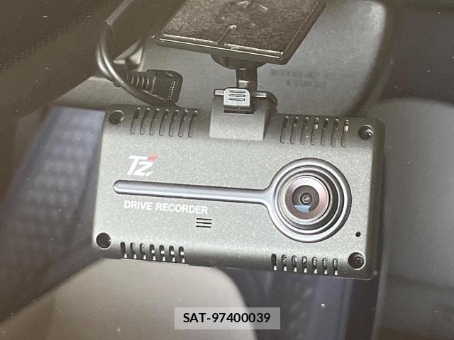 Lexus UX 2020-03 8730822-6