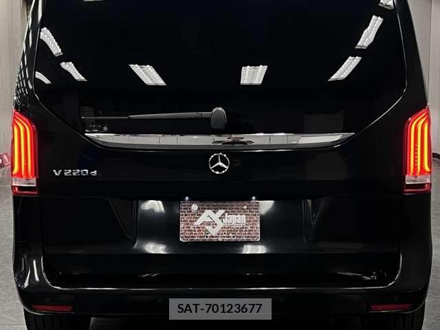 Mercedes Benz V-CLASS 2017-12 8731446-16