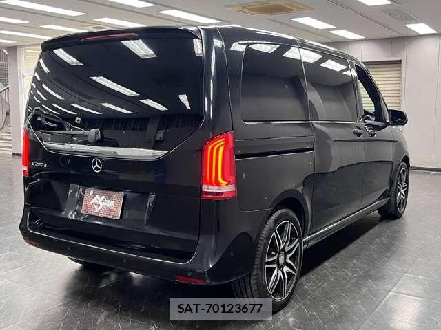 Mercedes Benz V-CLASS 2017-12 8731446-19