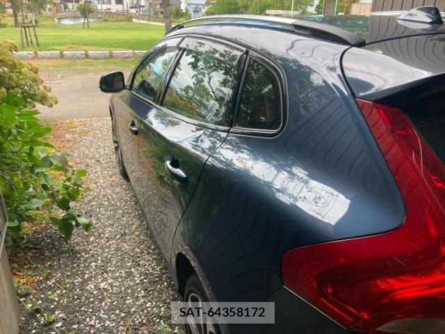 Volvo V40 2016-12 8727328-12