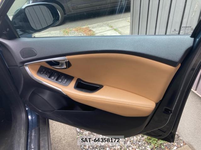 Volvo V40 2016-12 8727328-8