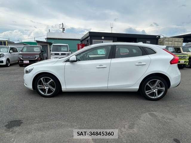 Volvo V40 2016-07 8730330-2
