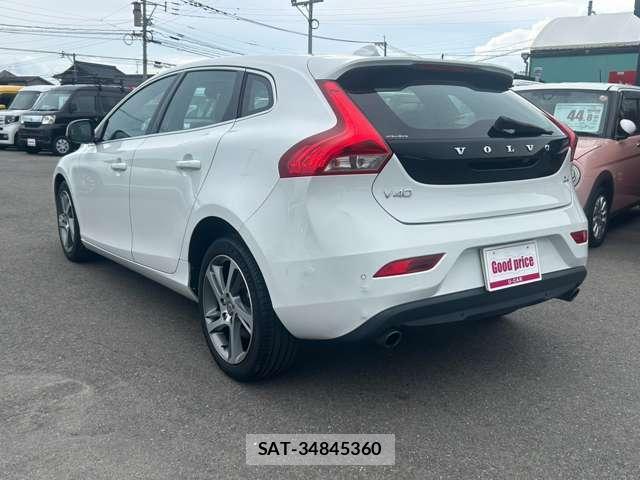 Volvo V40 2016-07 8730330-3