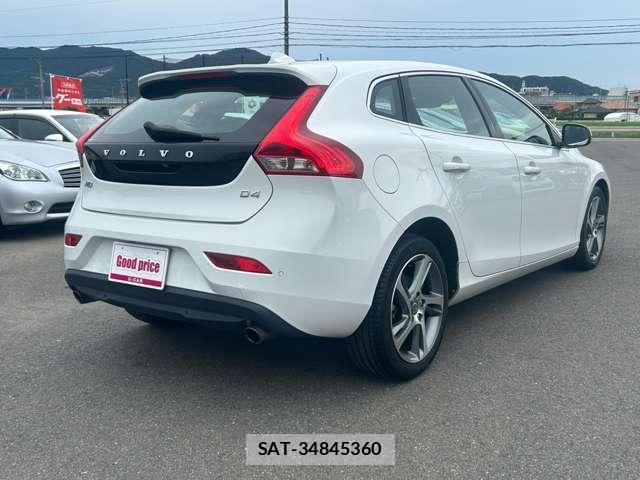 Volvo V40 2016-07 8730330-5