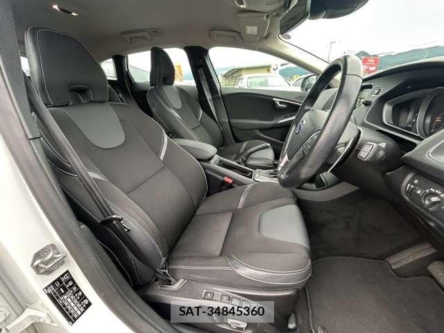 Volvo V40 2016-07 8730330-9