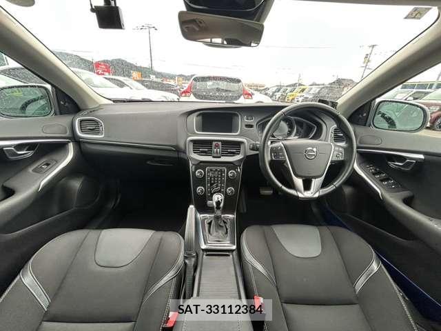 Volvo V40 2019-01 8730331-2