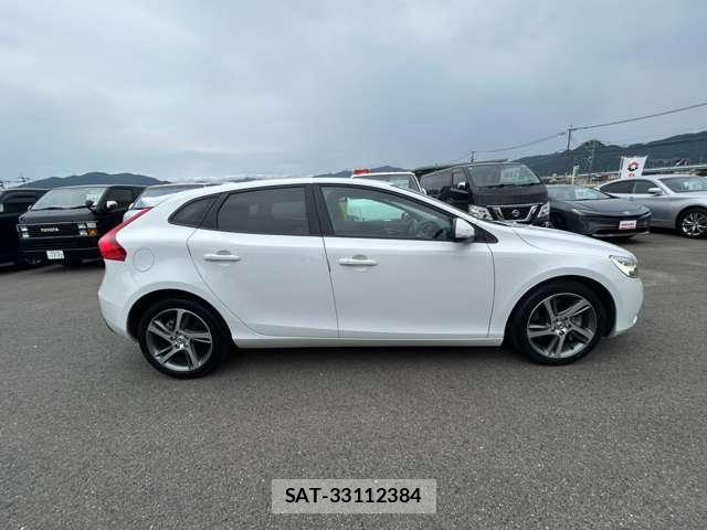 Volvo V40 2019-01 8730331-3