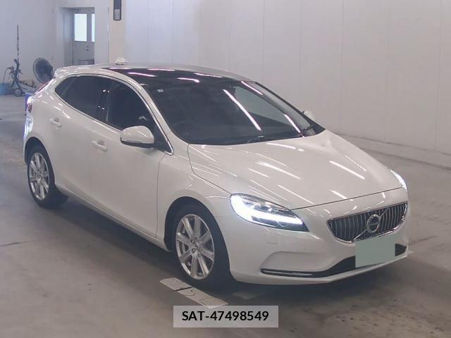 Volvo V40 2019-03 8730634-0