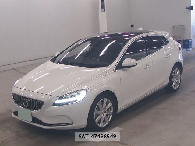 Volvo V40 2019-03 8730634-13