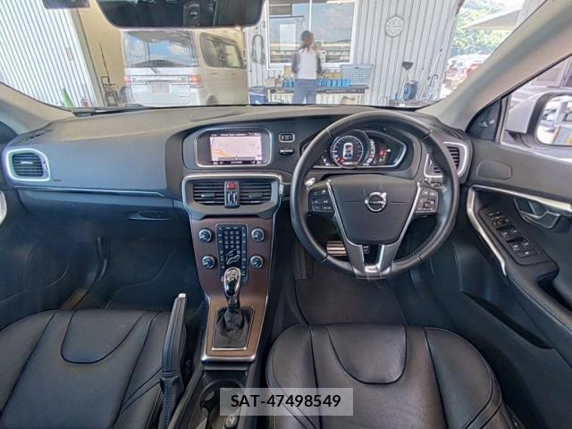Volvo V40 2019-03 8730634-2