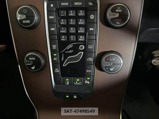 Volvo V40 2019-03 8730634-3