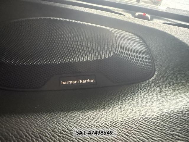 Volvo V40 2019-03 8730634-8