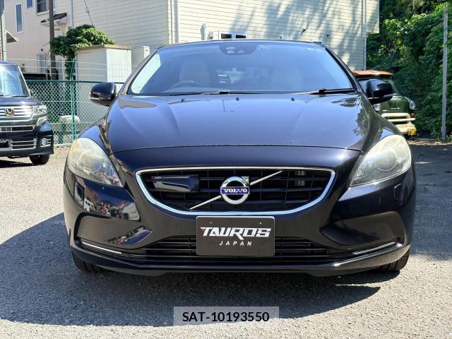 Volvo V40 2013-06 8731071-1