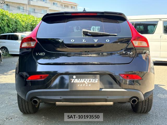 Volvo V40 2013-06 8731071-11