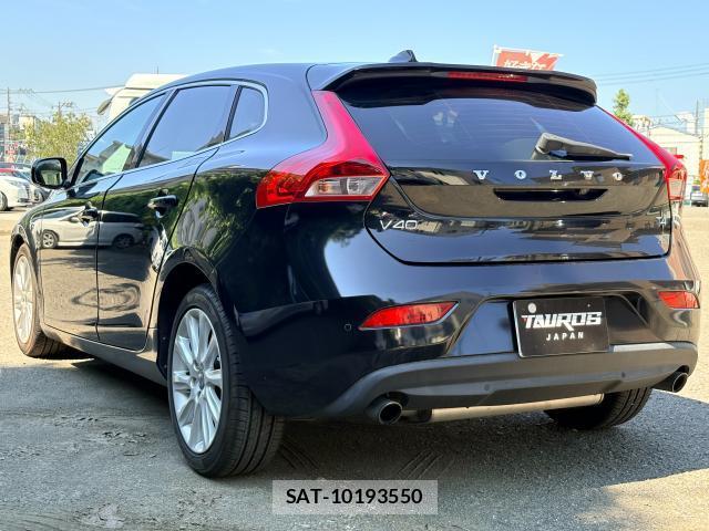 Volvo V40 2013-06 8731071-12