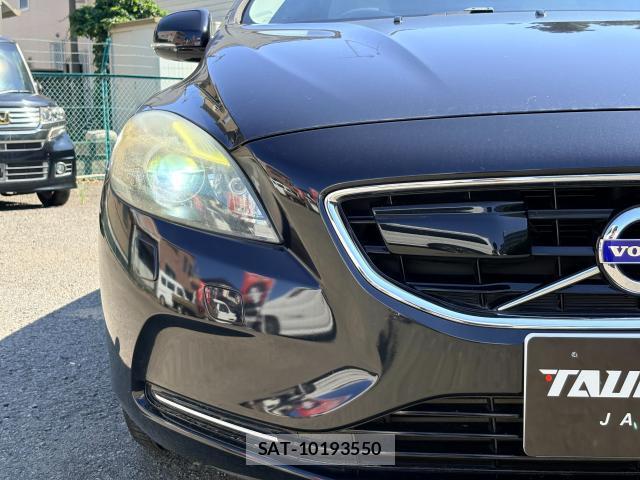 Volvo V40 2013-06 8731071-13