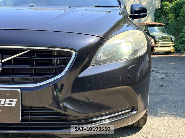 Volvo V40 2013-06 8731071-14