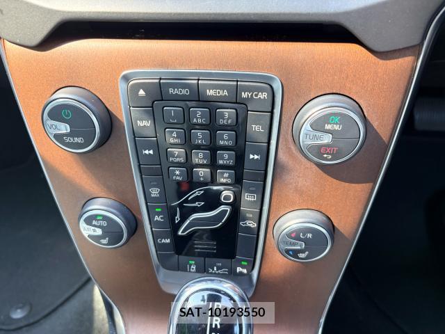 Volvo V40 2013-06 8731071-17