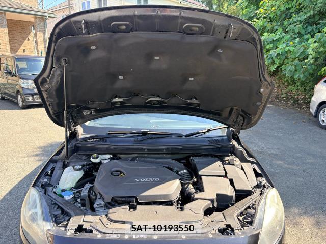 Volvo V40 2013-06 8731071-7