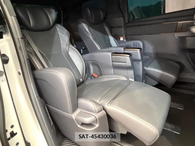 Toyota VELLFIRE 2023-11 8727782-8