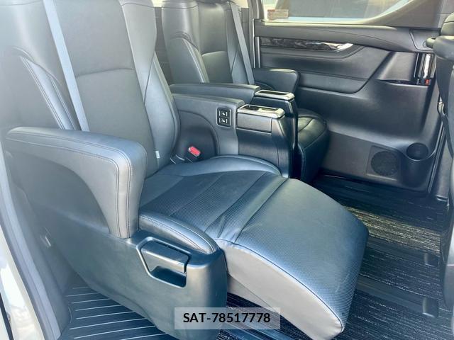 Toyota VELLFIRE 2019-08 8726851-13