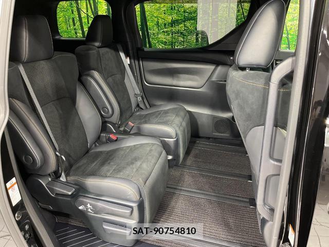 Toyota VELLFIRE 2022-03 8730246-8