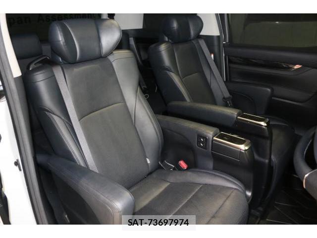 Toyota VELLFIRE 2018-10 8730601-6