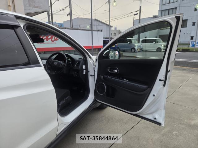 Honda VEZEL 2017-04 8725800-3