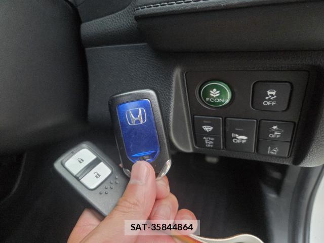 Honda VEZEL 2017-04 8725800-4